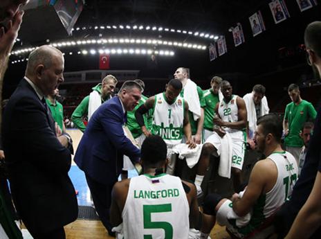 בחמישי הם נגד מכבי ת"א. שחקני קאזאן והמאמן פשוטין (GETTY)