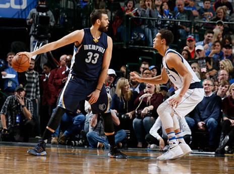 גאסול וממפיס התעללו בדאלאס (GETTY)