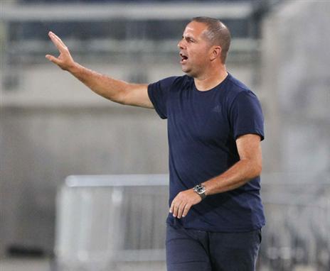 חייב לנצח. בן שמעון (דני מרון)