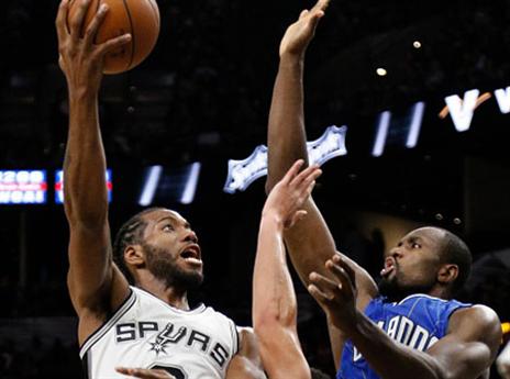 איבקה והמג'יק הפתיעו את הספרס (gettyimages)