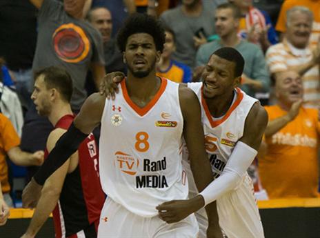 החיסרון שלו בלט. דוסון (מנהלת הליגה)