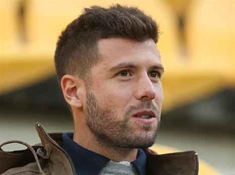 רואש ביציע. כהן לא מוכן שיחזור(צילום: סוכנות ג'יני)