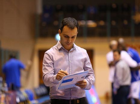 חסין. הפסד בבכורה על הקווים (מנהלת הליגה)