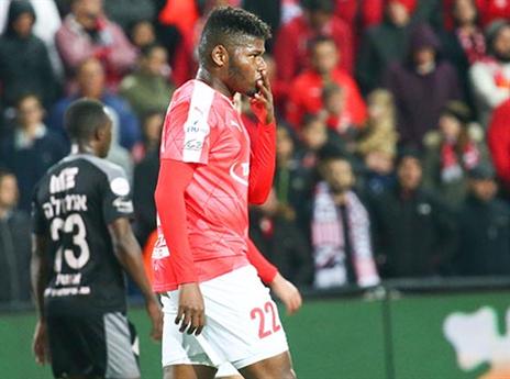 לא לוקח סיכונים. לוסיו (