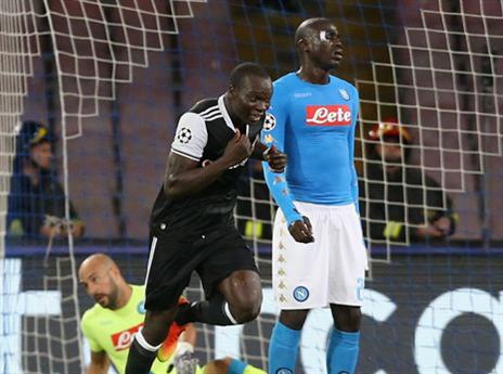 אבובקאר חוגג מול נאפולי. בין השמות הבולטים בסגל של ברוס (Getty)