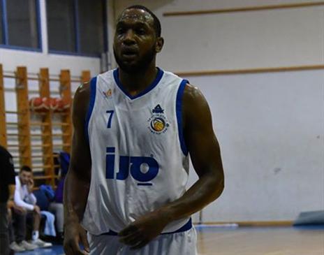 וורן. תצוגה נדירה של האמריקני (פייסבוק)