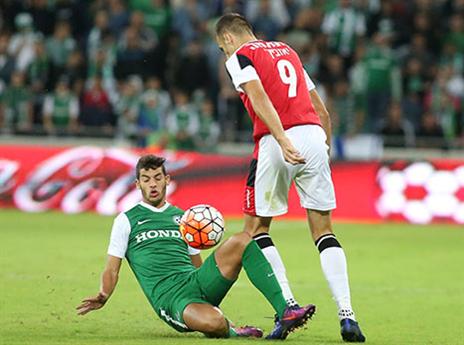 "היה לי קשה ללא אשתי והתינוק" (צילום: יוסי שקל)