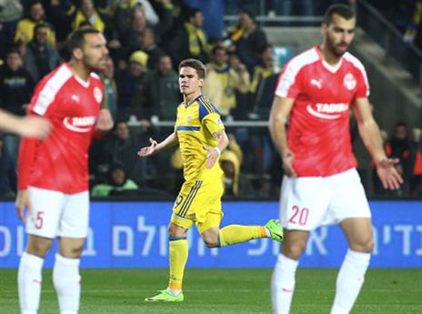 קיארטנסון חוגג. איפה היה טאהא (אלן שיבר)