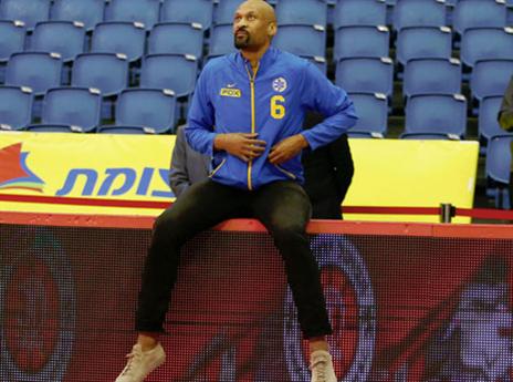 צפה מהצד. סמית' (אלן שיבר)