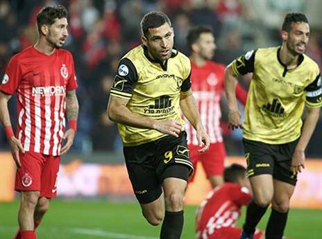 בלי סנטימנטים לאקסית. שכטר (אלן שיבר)