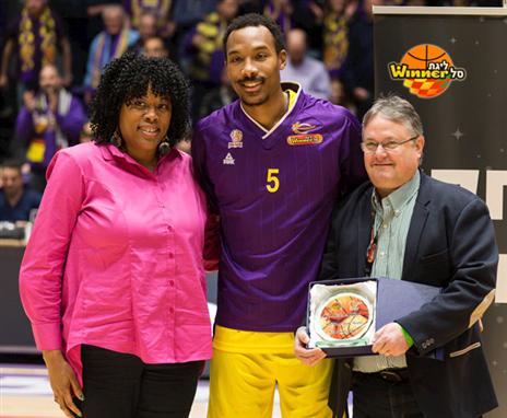 אטקינס. זכה בתואר שחקן החודש, לא מנע הפסד (מנהלת הליגה)