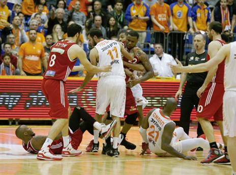 אירוע אלים וחריג (אלן שיבר)