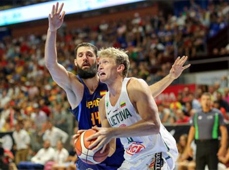 "מחצי הגמר הכל אפשרי". קוזמינסקאס (Ray Vyšniauskas)