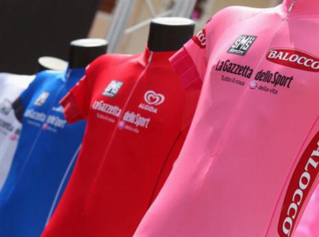 מסתערים על החולצות (getty)