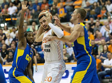 זלמנסון. היחידי שניסה להשאיר את הכתומים במשחק (מנהלת)