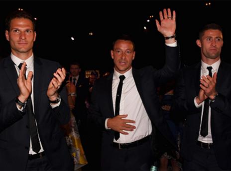 טרי נפרד מהאוהדים בטקס סיום העונה (Getty)