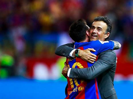 מחמאה ענקית מלואיס אנריקה (getty)