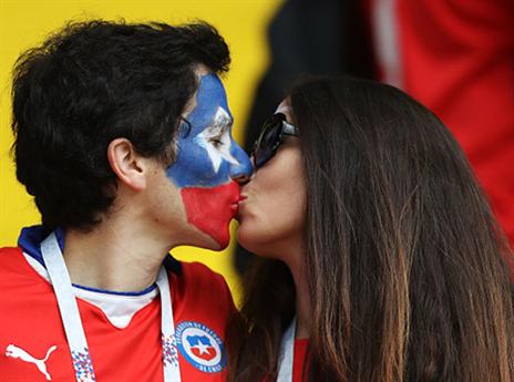 אהבה ביציעים (getty)