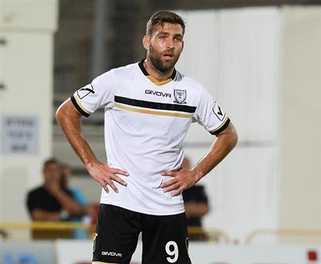 שכטר. ניסה להרגיע את האוהדים בטיסה