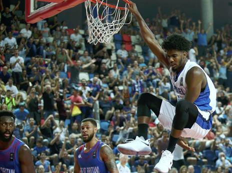 היה אחראי על המהלך של המשחק. דוסון (אלן שיבר)