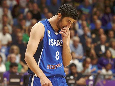 לא נראה במיטבו. אליהו (אלן שיבר)