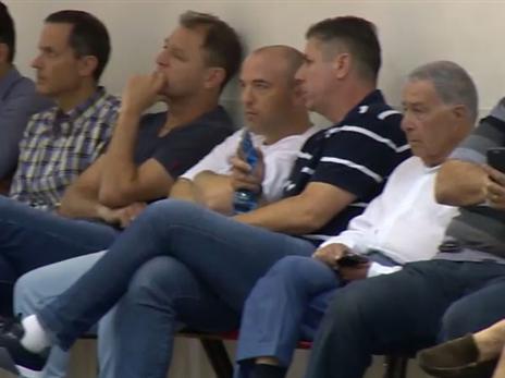 ההנהלה צפתה מהצד