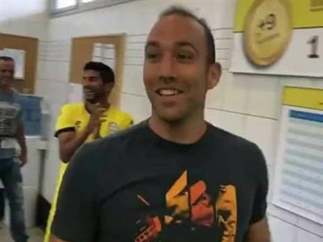 דני עמוס והפנים המגולחות: "מבינים שיש לנו משהו מאוד מיוחד בידיים" (צילום מסך: פייסבוק)