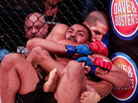 להט. הישראלי הראשון שהשיג ניצחון ב-UFC (יח"צ בלאטור)