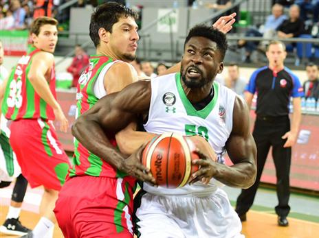 משחק טוב גם למייקל אריק בצבע