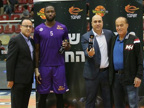 מאמן ושחקן החודש יעשו חושבים  (לילך וייס, מנהלת הליגה)