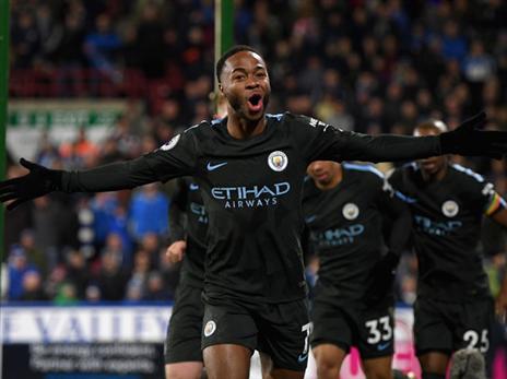 סטרלינג וסיטי מנצחים בכל דרך אפשרית (getty)