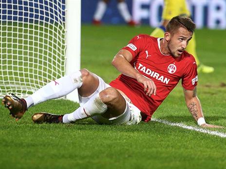 לא היום של ב"ש. פקהארט (אלן שיבר)