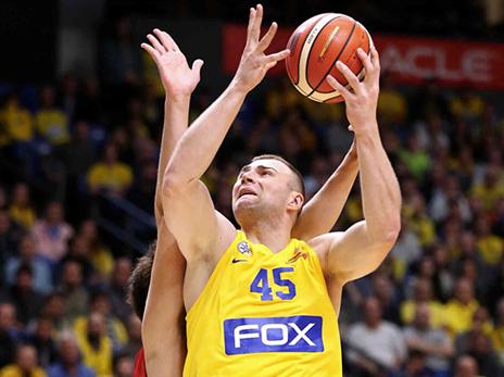 מכבי חזרה לעניינים ברבע השני (אלן שיבר)