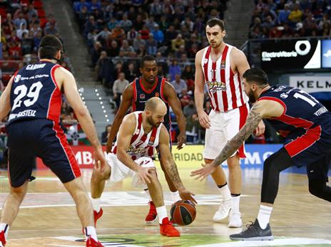 ספאנוליס מתקשה. משחק שהיוונים יעדיפו לשכוח (getty)