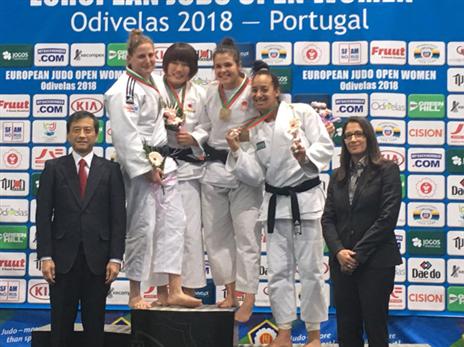 מאירסון על הפודיום. מדליה גם בנשים (איגוד הג'ודו)