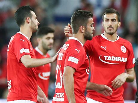 חושש מהרע מכל. ויטור (דני מרון)