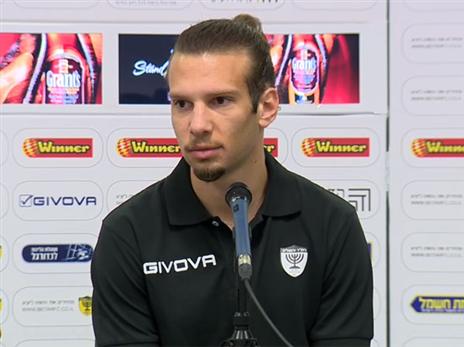 גולדברג. משחקים כדורגל בשביל תארים