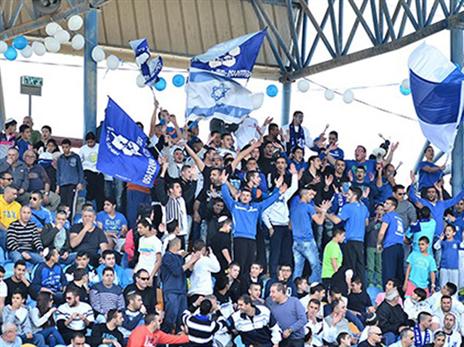 הקהל עדיין מגיע (ארנון לוי, דאבל פס)