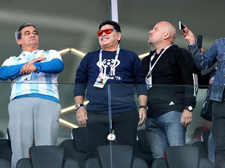 כשדייגו מדבר, כולם מקשיבים (צילום: getty)