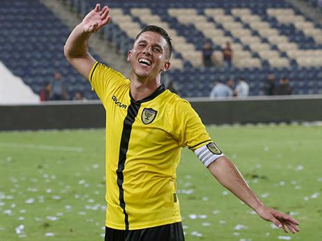 זכה למחמאות. ורד (אלן שיבר)