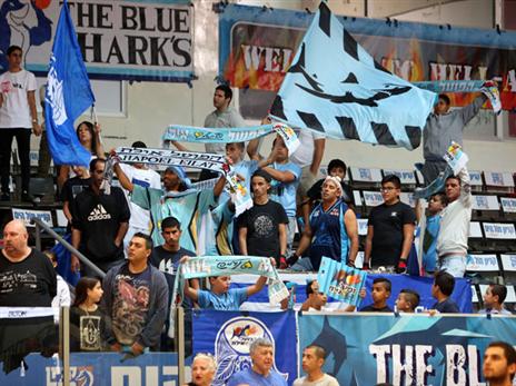 אוהדי אילת מכוונים גבוה (צילום: מנהלת הליגה)