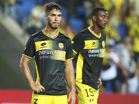 טוויטו יירד לספסל (אלן שיבר)