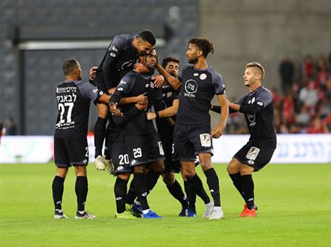 אוהבים לכבוש מאוחר (לירון מולדובן)