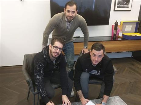 220 אלף יורו, ללא תלות בביצועים או הופעות (האתר הרשמי)