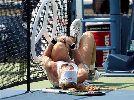 גלושקו בזמן הפציעה שהשפיעה על ברכה (getty, Matthew Stockman)