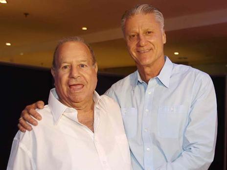 ראה ימים יפים עם מכבי. שמלוק (אלן שיבר)