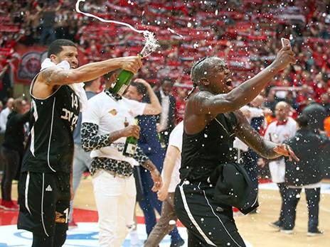 בבירה יחגגו עד השעות הקטנות (אלן שיבר)