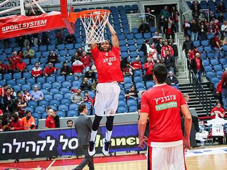 י-ם תצרף מחליף זמני? ג'ונסון (צילום: מנהלת הליגה)