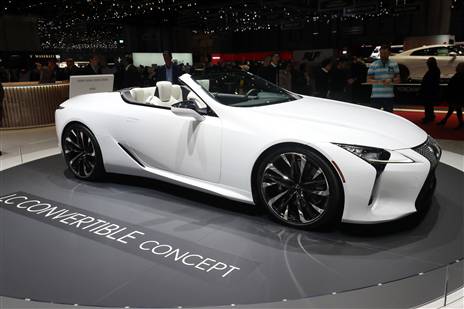 לקסוס מכוונת ישירות למרצדס S קלאס קבריולה עם ה-LC קונברטיבל. מבטיחים לנו מנוע עם 470 כ"ס ומנוע היברידי נוסף בהספק של כ-380 כ"ס לפחות