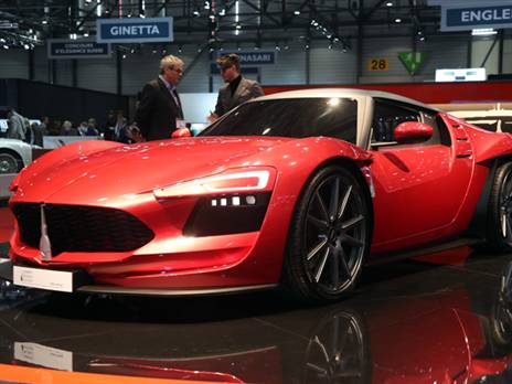 Mole היא חברה איטלקית שמייצרת גרסאות מעוצבות על בסיס דגמים קיימים. כך עשתה בעבר על רצפת אלפא רומיאו 4C עם פרויקט מיוחד וזו הגרסה החדשה שלה, ה-Almas. הפעם הם כבר פיתחו פלטפורמה עצמאית עם מרכב מסיבי פחמן ושאבו הרבה השראה מעולם הרכב האיטלקי. זו מכונית GT שניתן להתאים לה מגוון מנועים אבל הם לא ממש פרסמו פרטים נוספים אודותיה